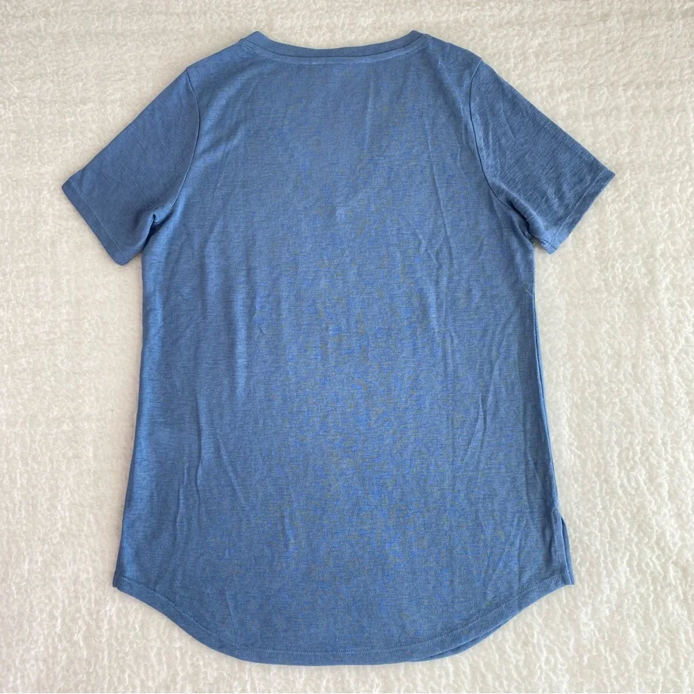 Athleta NWOT Women's V-neck Short Sleeve T-Shirt, Blue, Size S/T - Picture 2 of 6